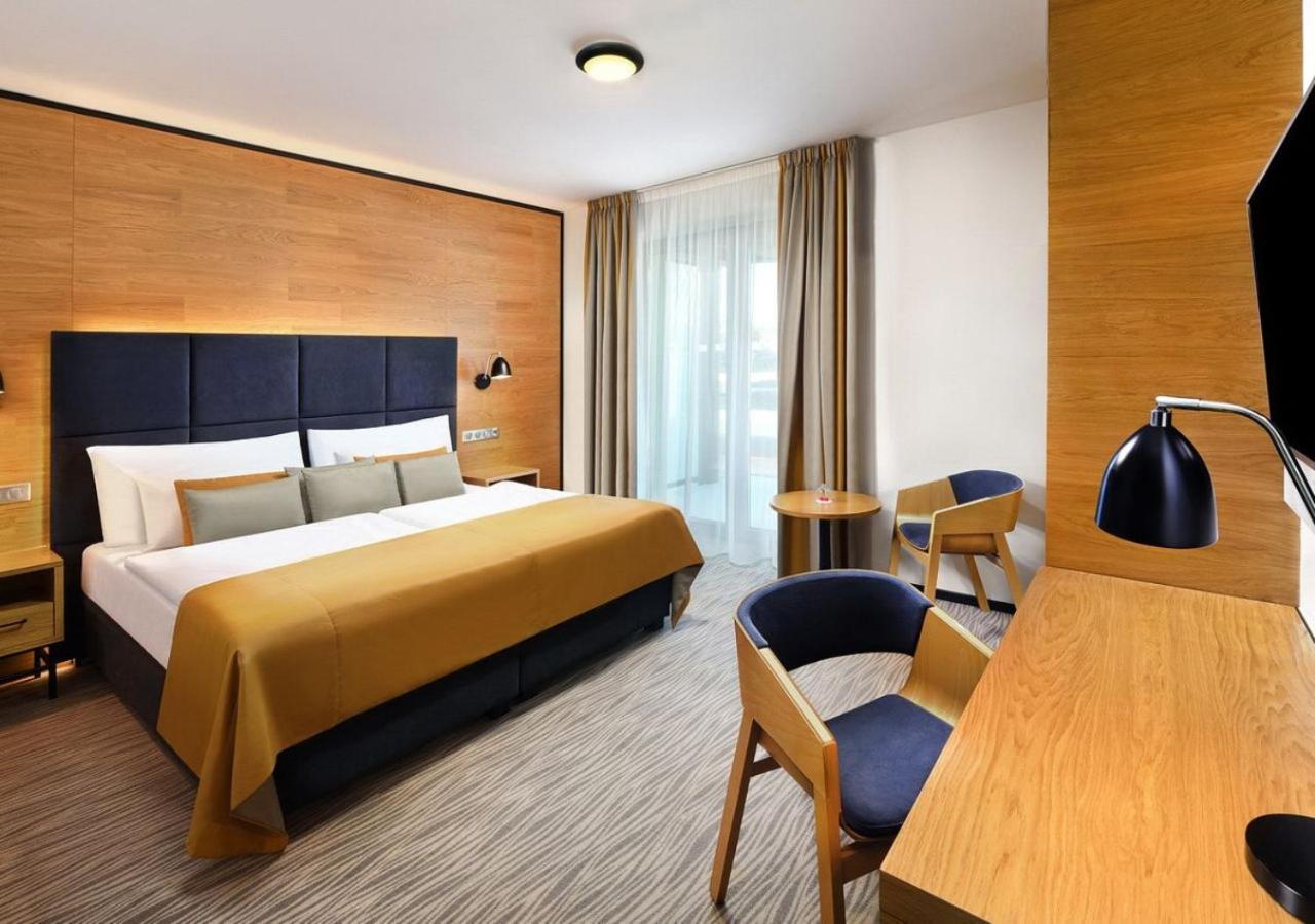 Hotel Galeria Thermal Besenova Bagian luar foto