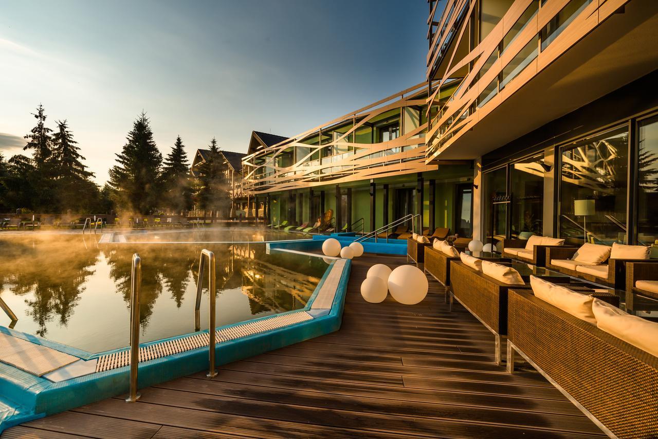 Hotel Galeria Thermal Besenova Bagian luar foto